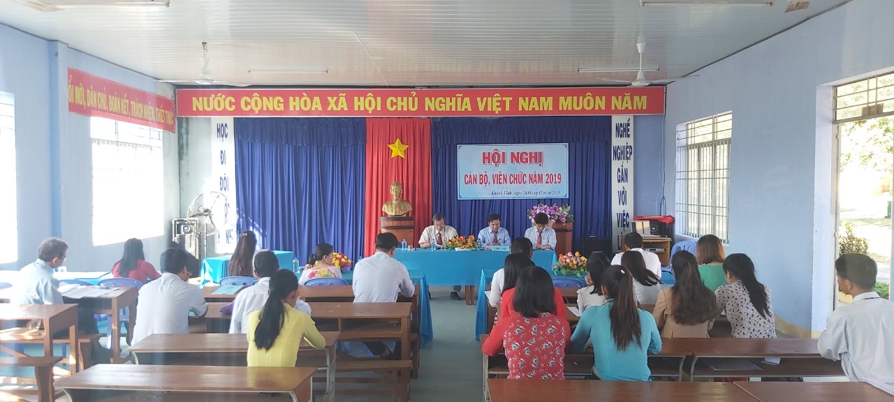 HỘI NGHỊ CÁN BỘ, VIÊN CHỨC TRƯỜNG TRUNG CẤP NGHỀ DÂN TỘC NỘI TRÚ KHÁNH VĨNH NĂM 2019
