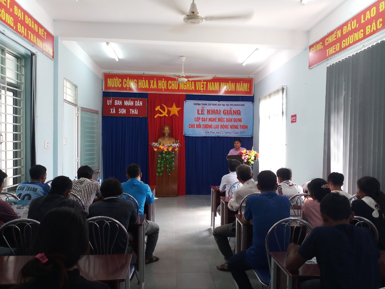 LỄ KHAI GIẢNG LỚP DẠY NGHỀ MỘC DÂN DỤNG CHO ĐỐI TƯỢNG LAO ĐỘNG NÔNG THÔN 