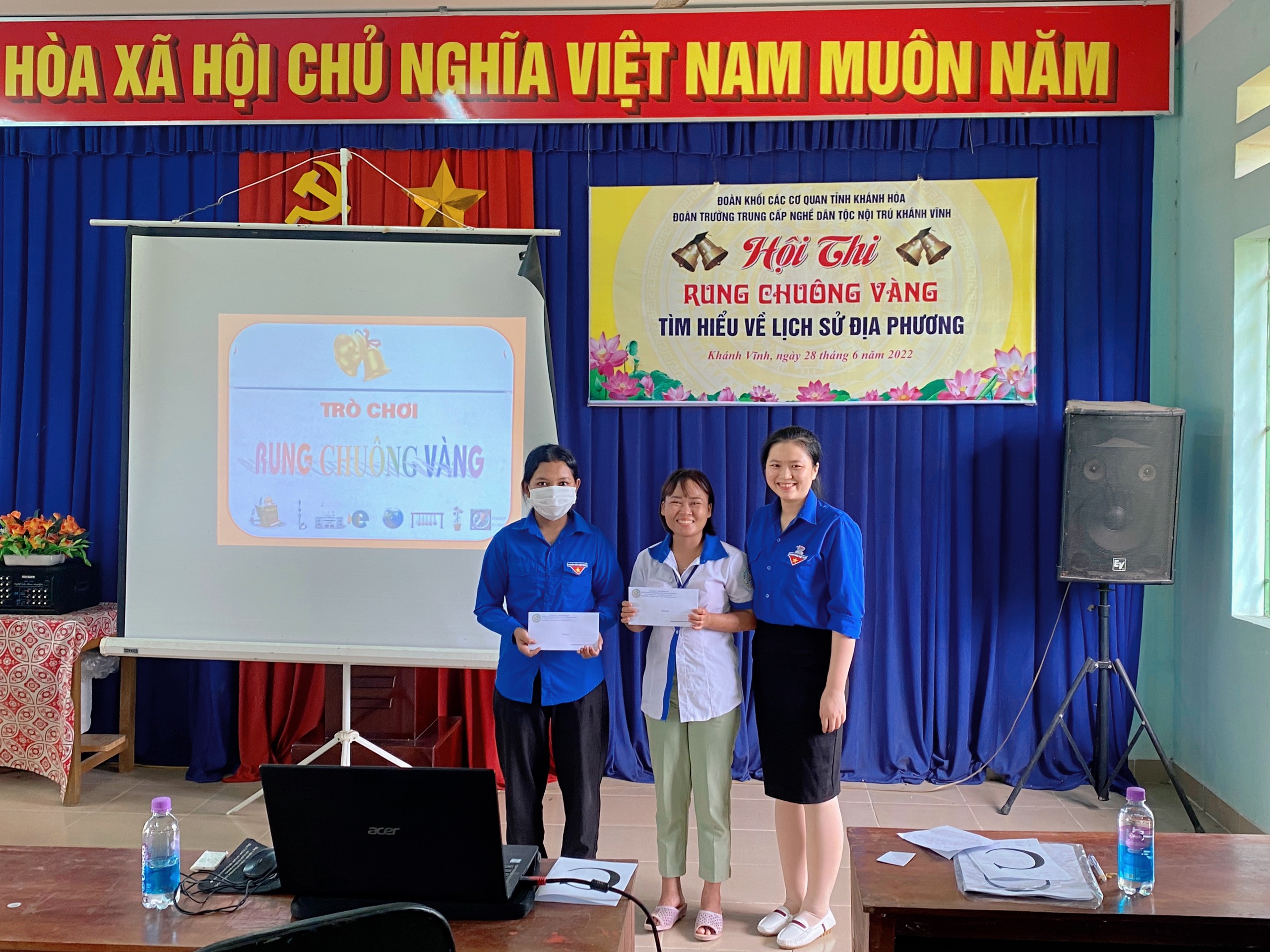 HỘI THI RUNG CHUÔNG VÀNG 