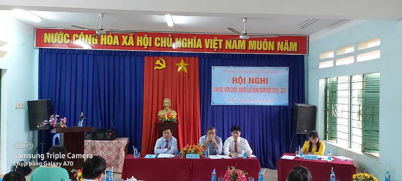 HỘI NGHỊ VIÊN CHỨC, NGƯỜI LAO ĐỘNG TRƯỜNG TRUNG CẤP NGHỀ DÂN TỘC NỘI TRÚ KHÁNH VĨNH NĂM HỌC 2020-2021