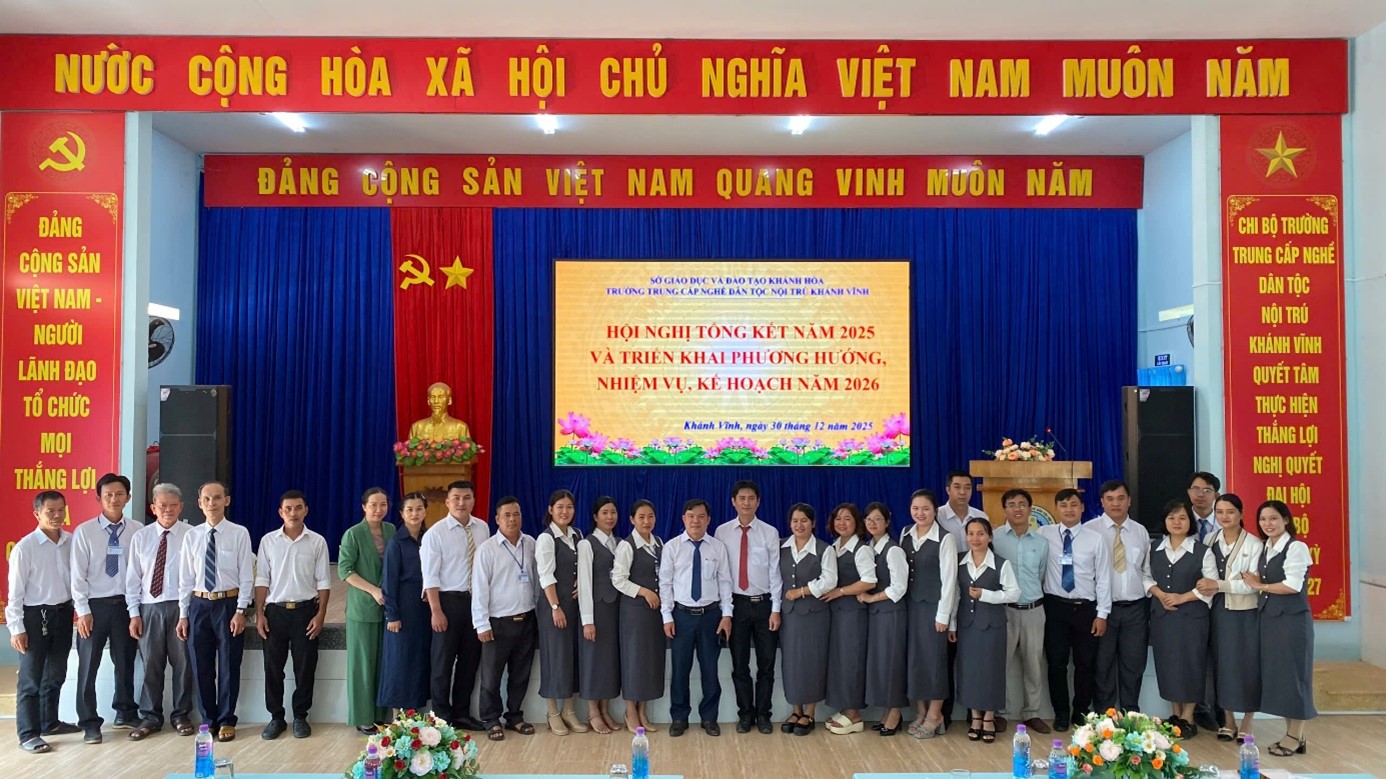 Trường Trung cấp nghề Dân tộc nội trú Khánh Vĩnh tổ chức Hội nghị tổng kết năm 2025 và triển khai phương hướng, nhiệm vụ năm 2026