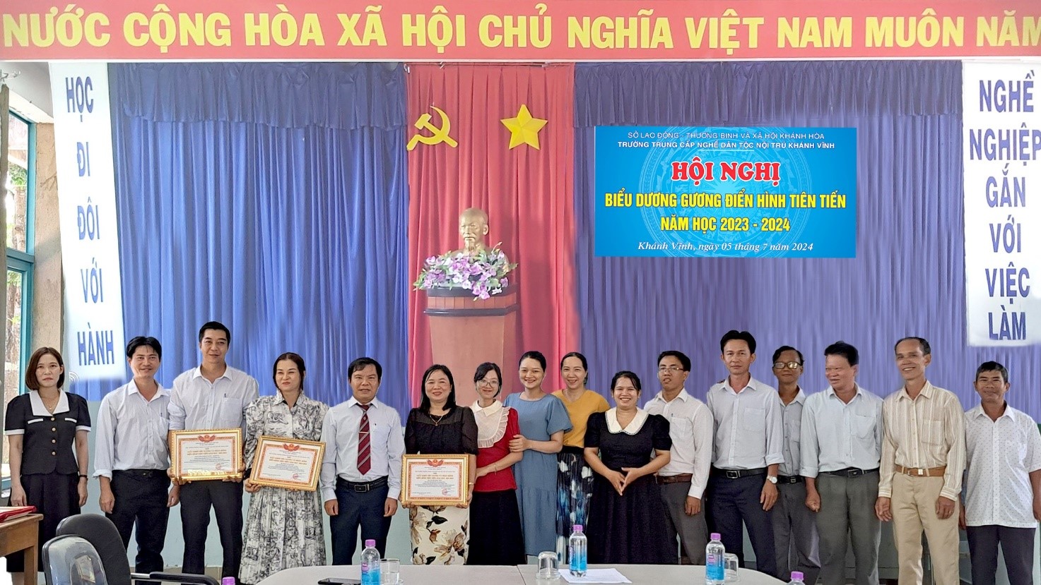 Hội nghị Biểu dương gương điển hình tiên tiến năm học 2023-2024