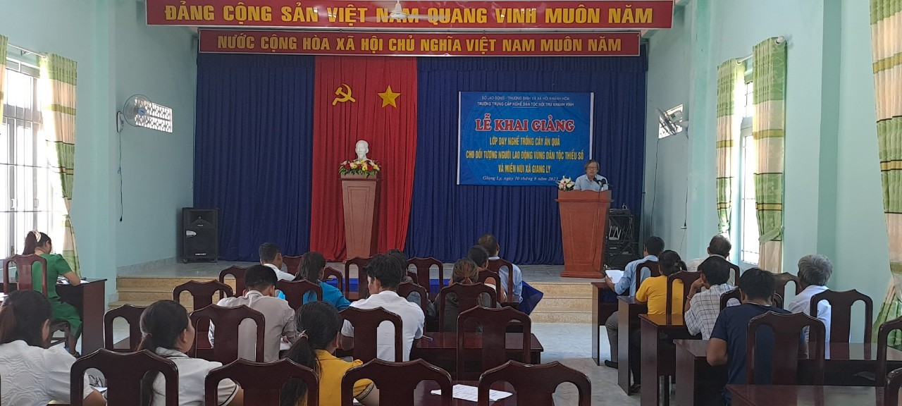 LỄ KHAI GIẢNG LỚP TRỒNG CÂY ĂN QUẢ TẠI XÃ GIANG LY VÀ SƠN THÁI
