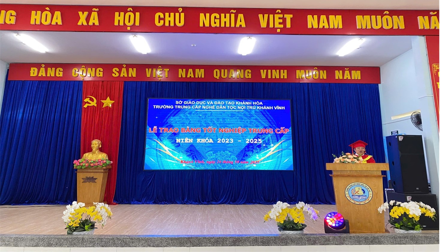 Trường Trung cấp nghề Dân tộc nội trú Khánh Vĩnh tổ chức Lễ trao bằng tốt nghiệp hệ Trung cấp niên khoá 2023 – 2025 