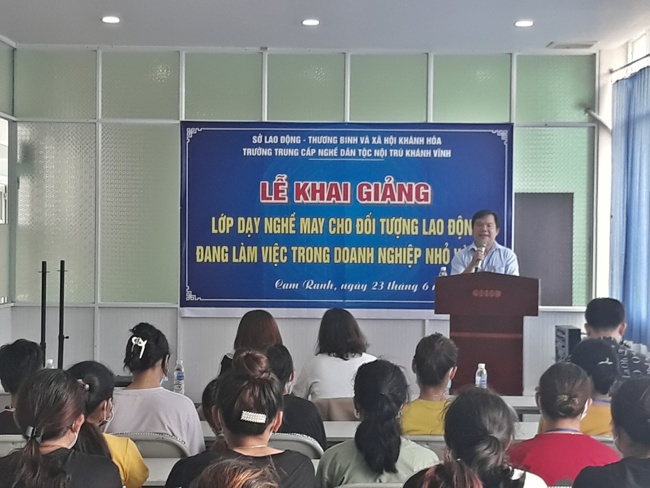 LỄ KHAI GIẢNG LỚP DẠY NGHỀ MAY CHO HỌC VIÊN ĐANG LÀM VIỆC TẠI DOANH NGHIỆP NHỎ VÀ VỪA