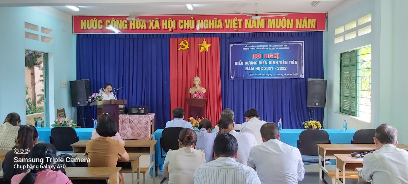Hội nghị Biểu dương điển hình tiên tiến năm học 2021-2022