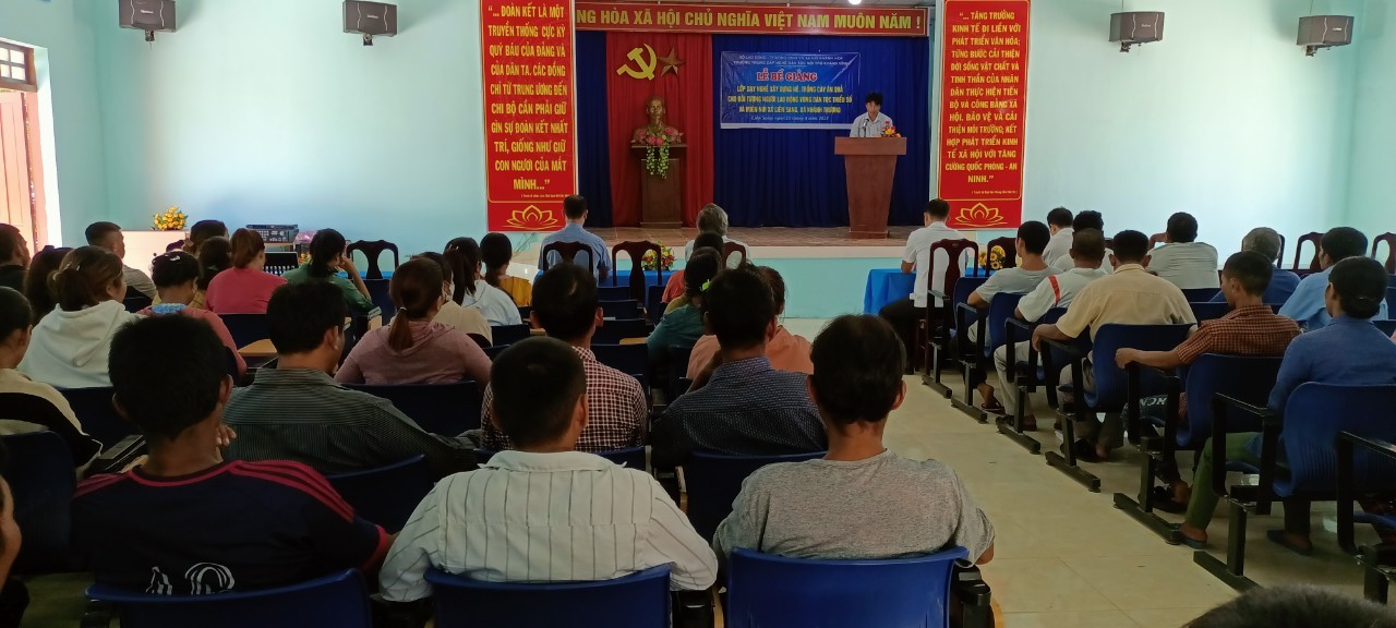 LỄ BẾ GIẢNG CÁC LỚP DẠY NGHỀ THƯỜNG XUYÊN