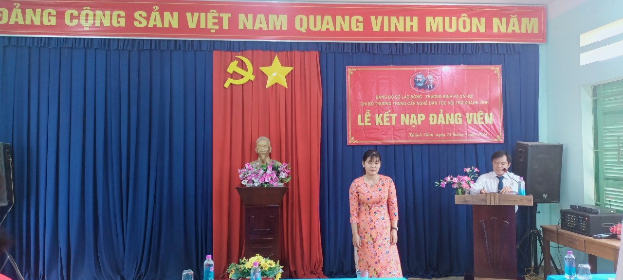 LỄ KẾT NẠP ĐẢNG VIÊN 