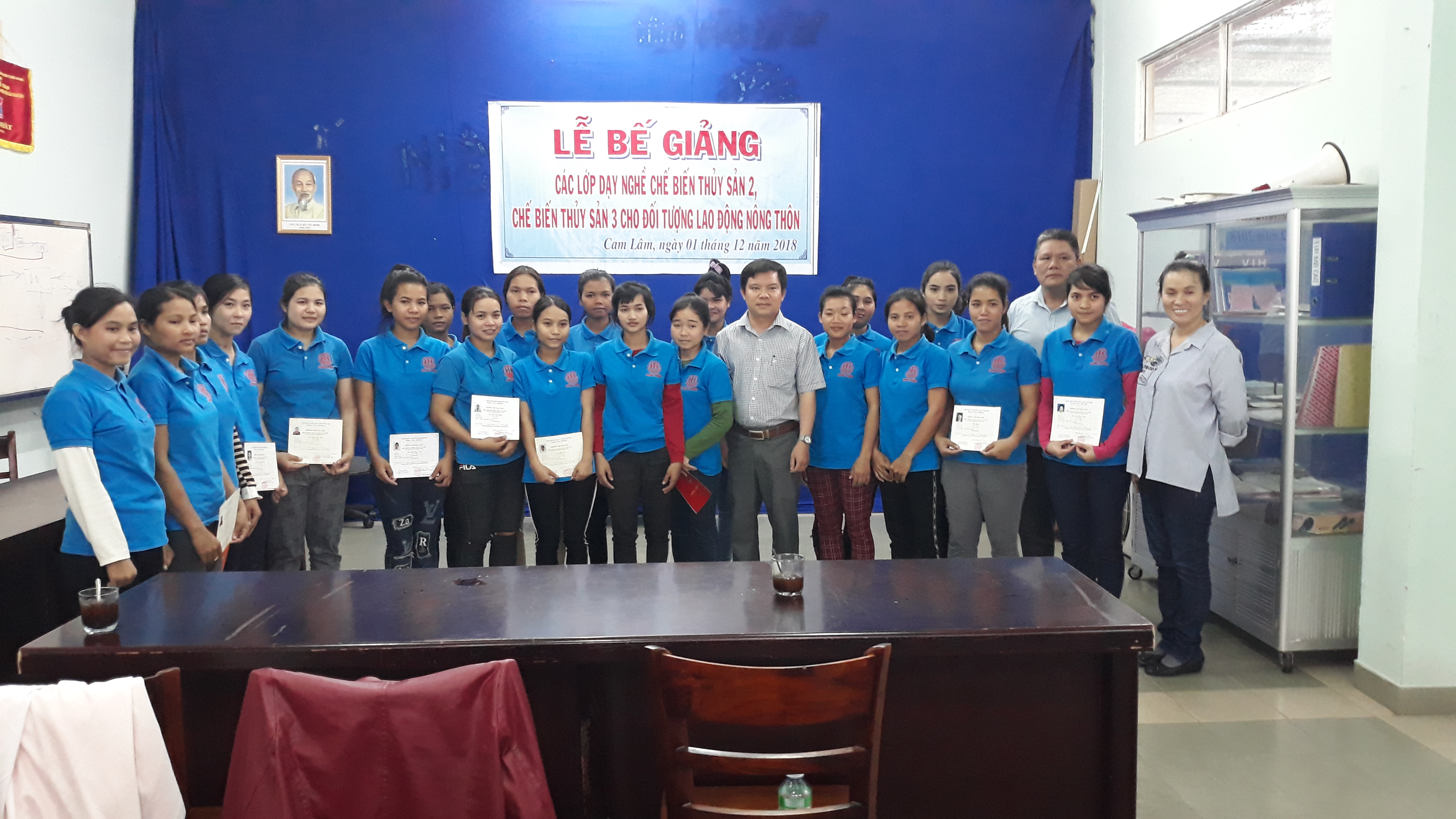 LỄ TỔNG KẾT VÀ CẤP CHỨNG CHỈ NGHỀ LỚP CHẾ BIẾN THỦY SẢN 2,3