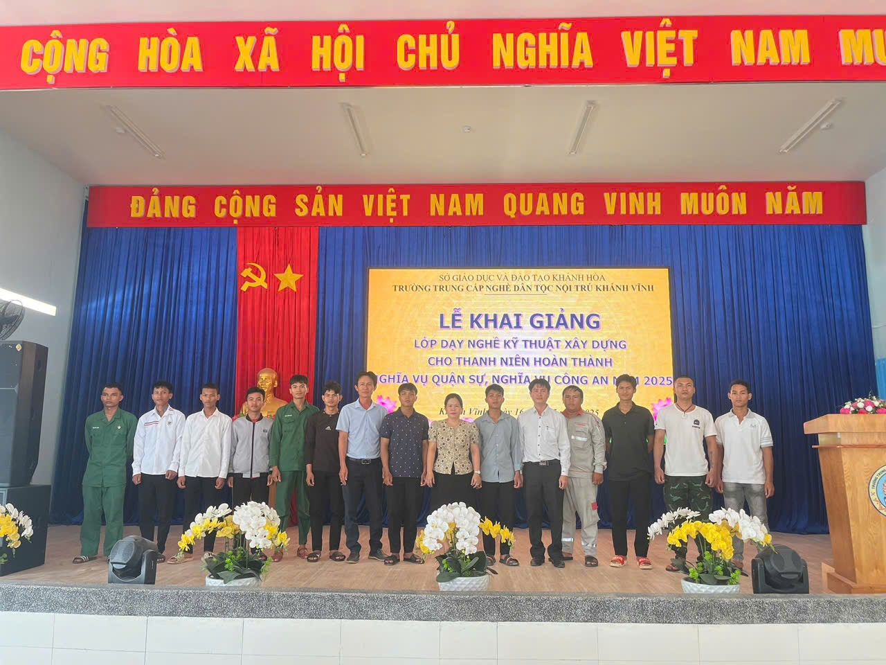 LỄ KHAI GIẢNG LỚP DẠY NGHỀ KỸ THUẬT XÂY DỰNG CHO THANH NIÊN HOÀN THÀNH NGHĨA VỤ QUÂN SỰ, NGHĨA VỤ CÔNG AN TRÊN ĐỊA BÀN HUYỆN KHÁNH VĨNH NĂM 2025